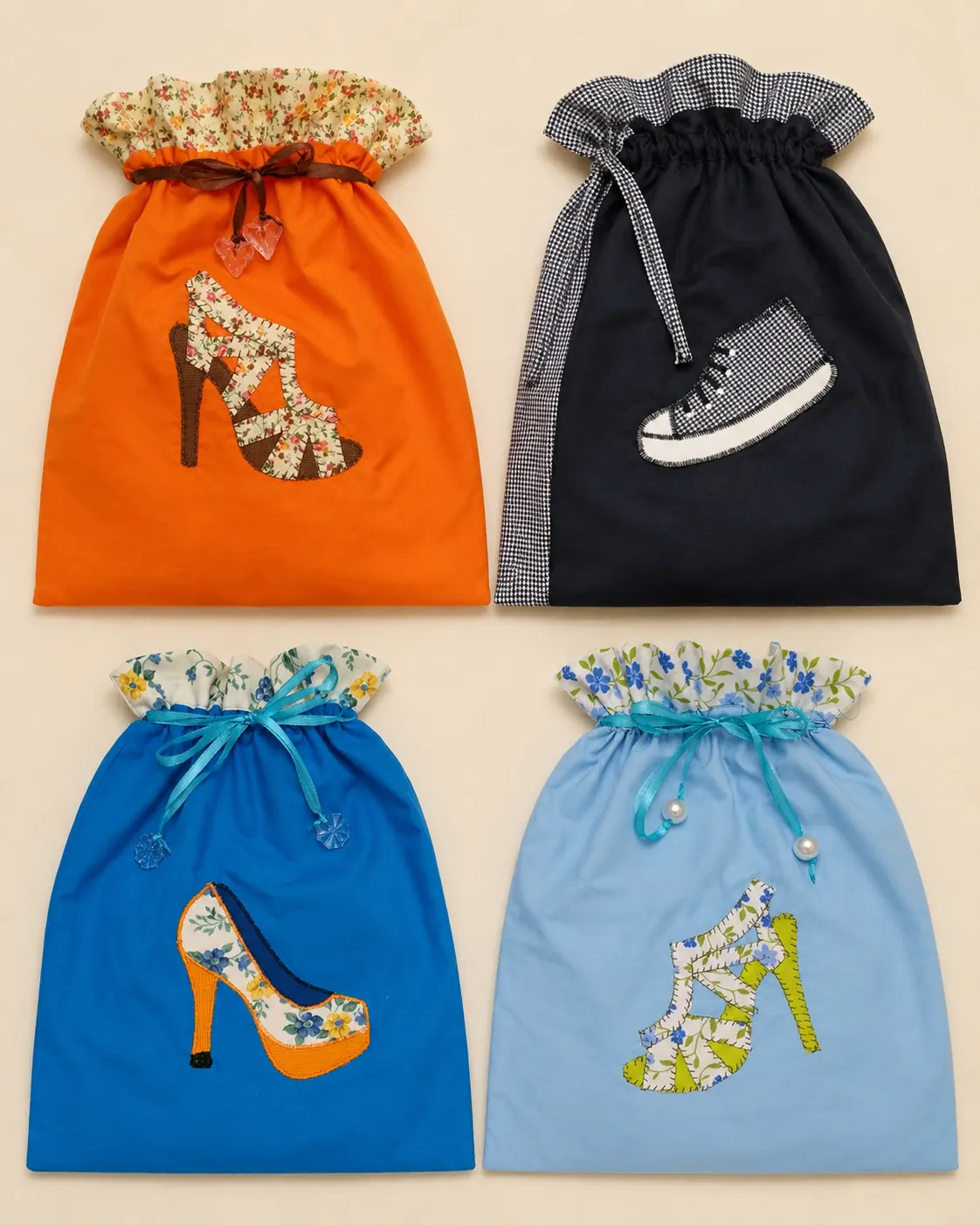 Bolsas patchwork artesanales con aplicaciones de zapatos y estampados florales
